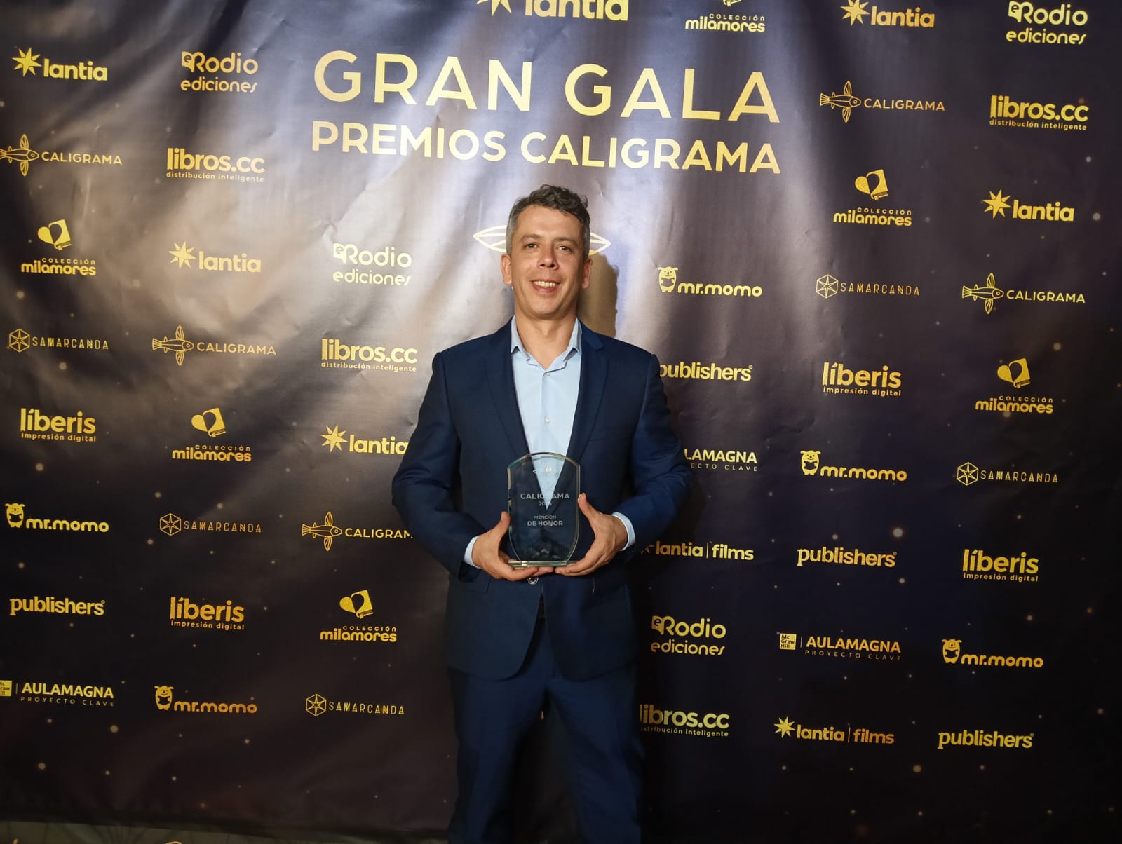 Pragmatica David Martin Mencion Honor Premios Talento Caligrama